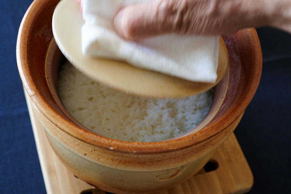 飯炊釜で2合分のごはんの炊き方。