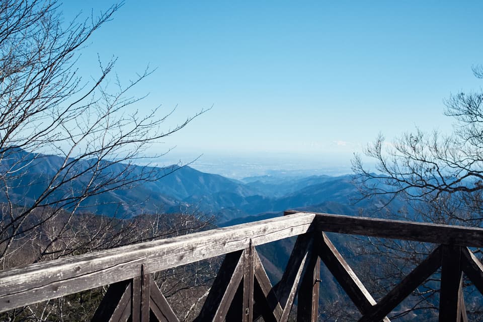 三頭山東峰展望台からの眺め