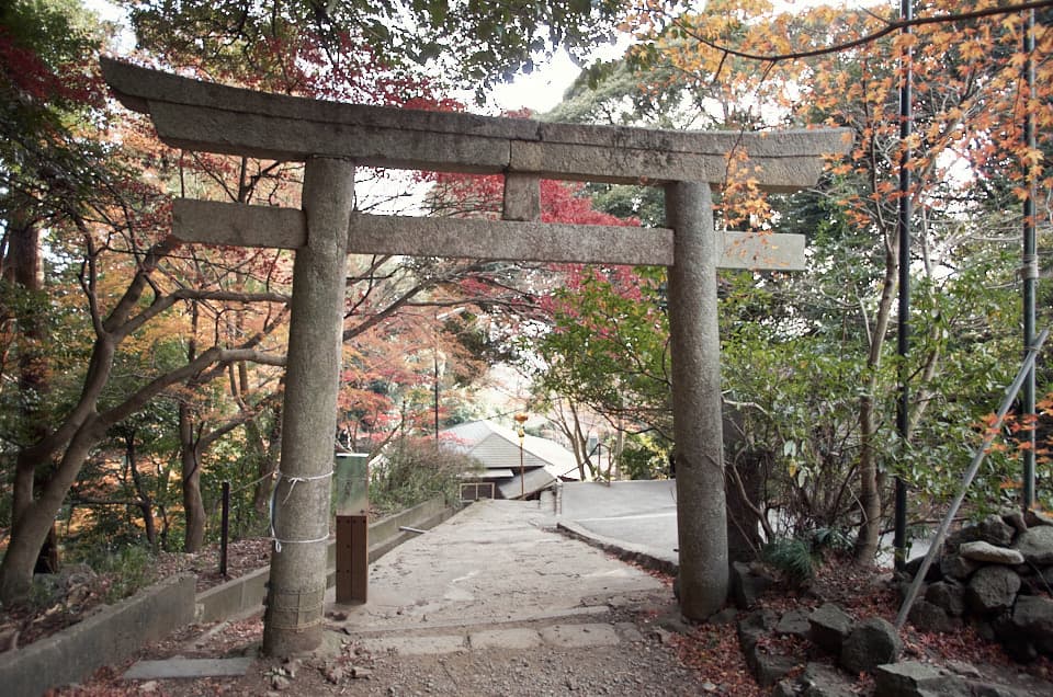 御幸ヶ原コース、登山口の鳥居。
