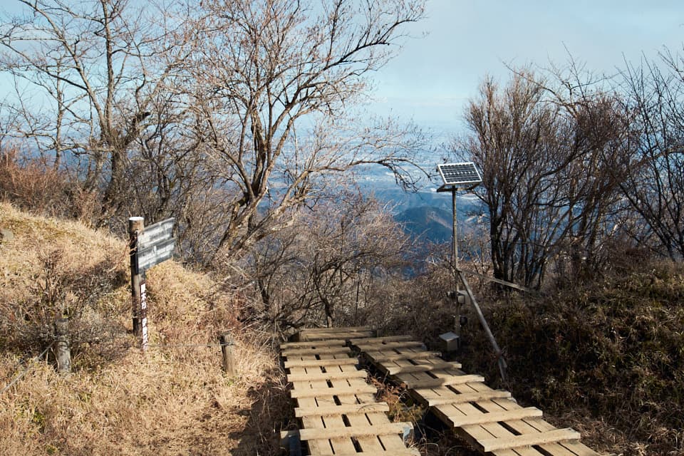 雷ノ峰尾根への下山口