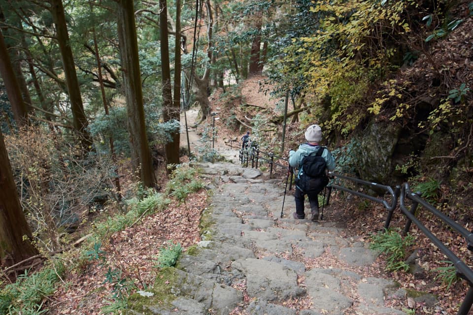 女坂を利用して下山します。