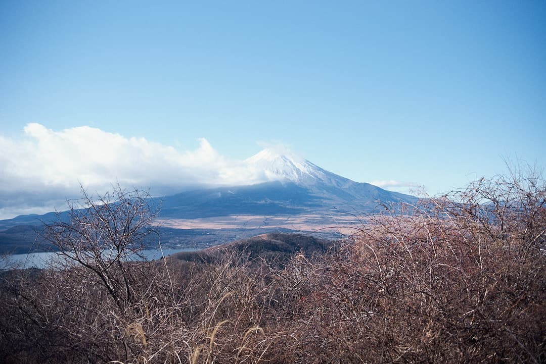 石割山の山頂からみた富士山。
