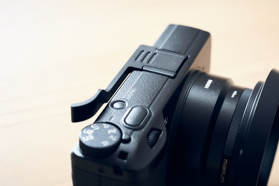 GR3にサムレストを装着2