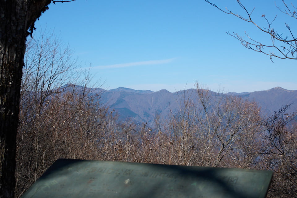 三頭山山頂、北東方向
