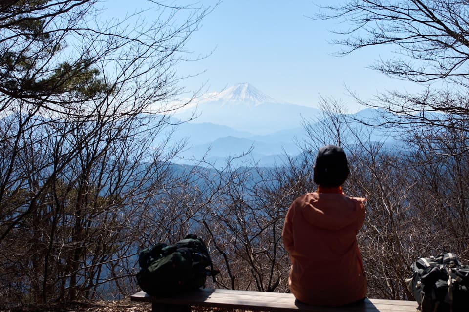 山頂ベンチから見た富士山