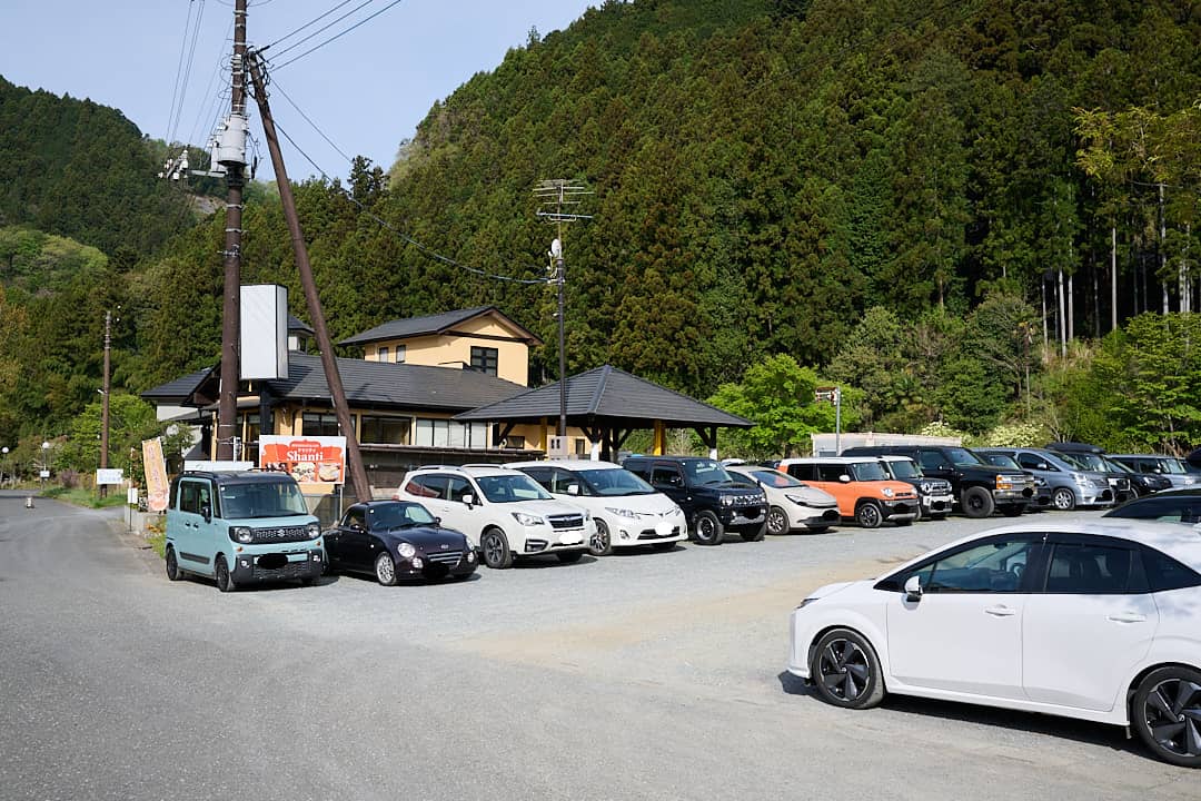 さわらびの湯 P3(未舗装駐車場)