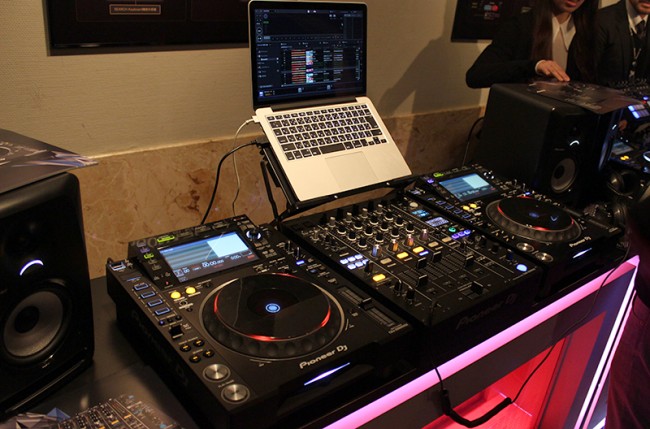 cdj-djm-nxs2-1