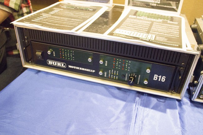 2スロット仕様のB16 Mothershipも展示されていた