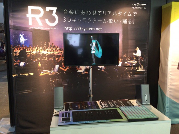 R3のブースではNOVATION LaunchPadとROLI Seaboard Riseを使って初音ミクのダンスをコントロールするデモを展示