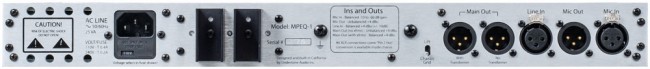 ▲MPEQ-1のリア。マイク・イン/アウトやライン・イン/アウト(すべてXLR)、グラウンド・リフト・スイッチがある。ライン・アウトはトランスの有無で2種類