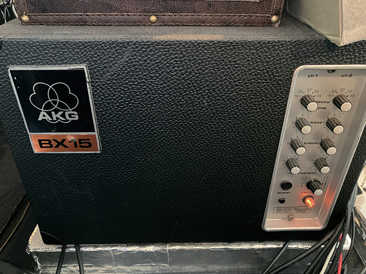 スプリング・リバーブのAKG BX15