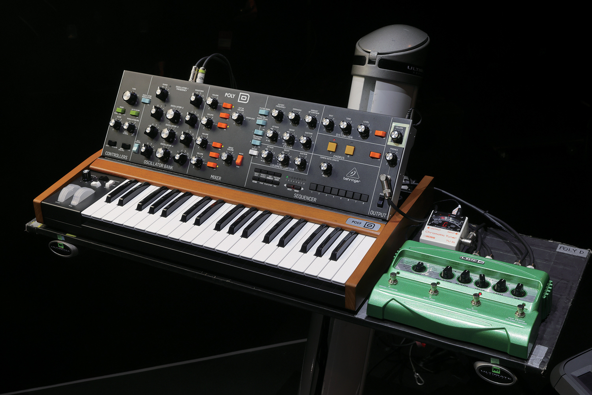 BEHRING ER Poly D、LINE 6 DL4