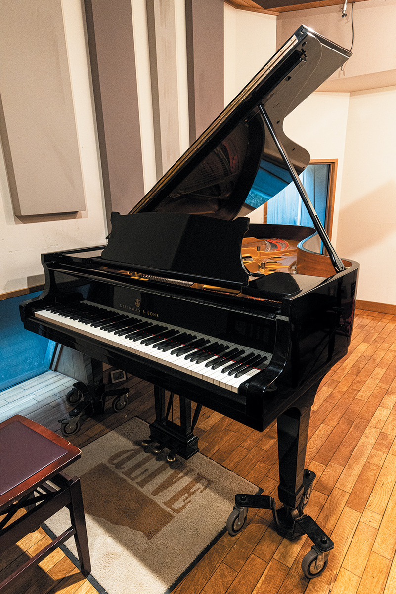STEINWAY