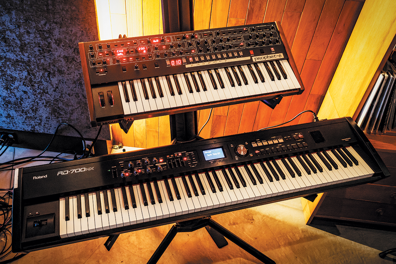 SEQUENTIAL Prophet-6、ROLAND RD-700NX