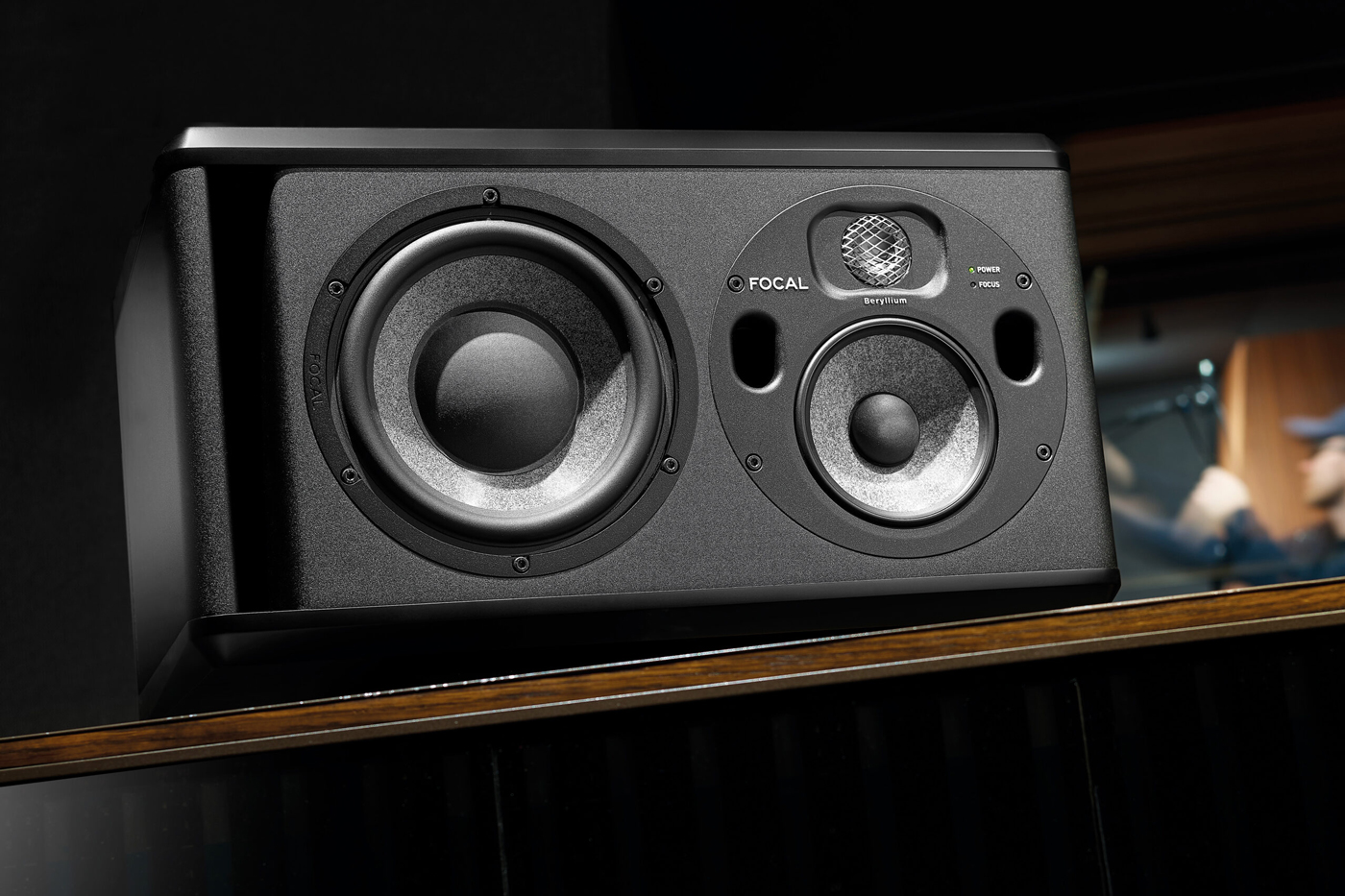 FOCALモニタースピーカーST 6シリーズがブラック仕様に刷新！現行