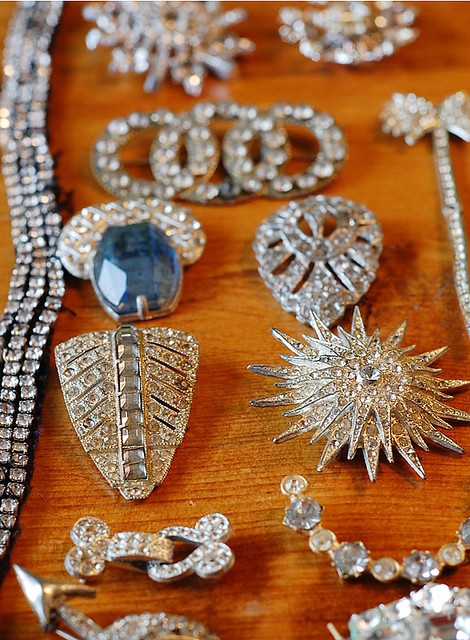 もっと自由に楽しみたい ブローチのつけ方にルールなんてない 私のジュエリー アクセサリーnote