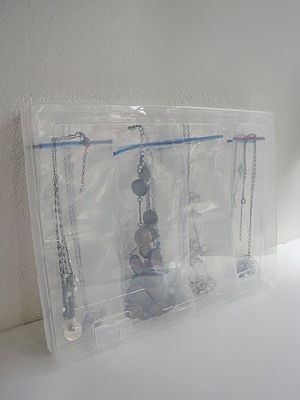 セリアのチャック付き袋で作るアクセサリー「見える化」収納