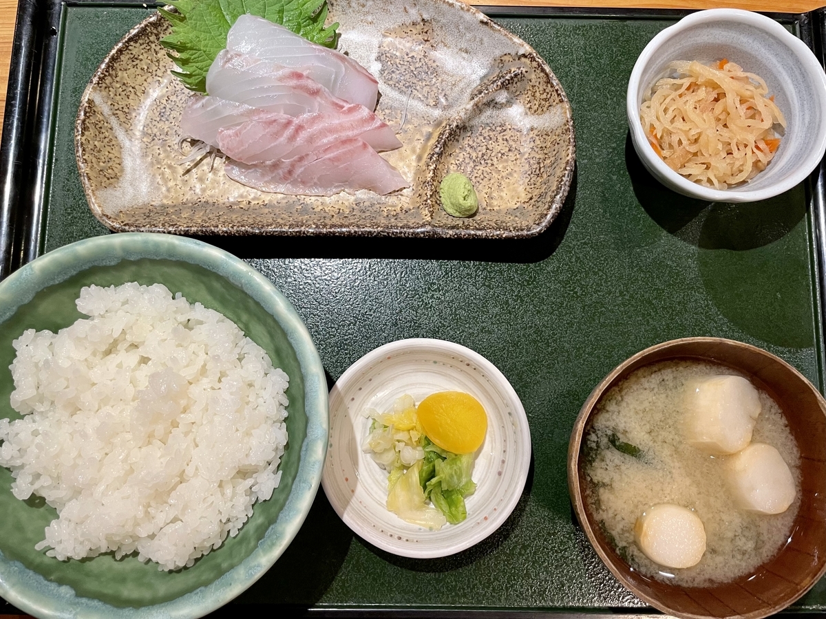 定食春秋 その 4 松皮かれいの刺身定食 今日も 来て しまった 定食春秋 その 4 松皮かれいの刺身定食 今日も 来て しまった