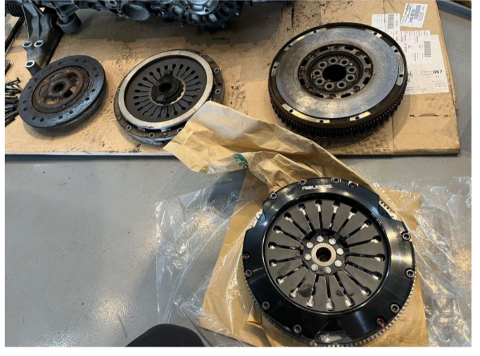 ポルシェ993RS用クラッチディスク 主治医絶賛！ポルシェ993にぴったりのARUGOSのライトクラッチ - IN THE SUN