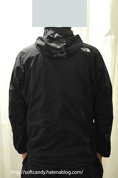 軽量なランニング用ストレッチアウターシェル。リピ買い（4着目