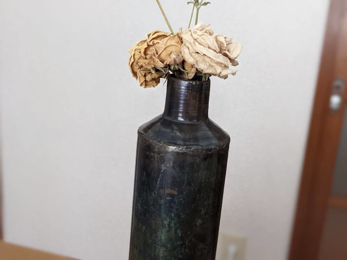吉祥寺 四歩 でカッコいい鉄製のボトルベース 花瓶 を買いました あと 豆皿も Simplelog Me