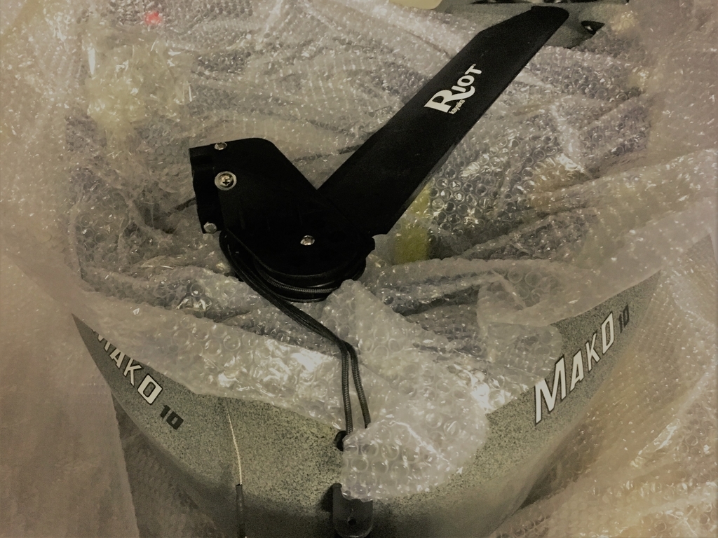 Riotのフィッシングカヤック、Mako（マコ）10を開封してみます - 青物