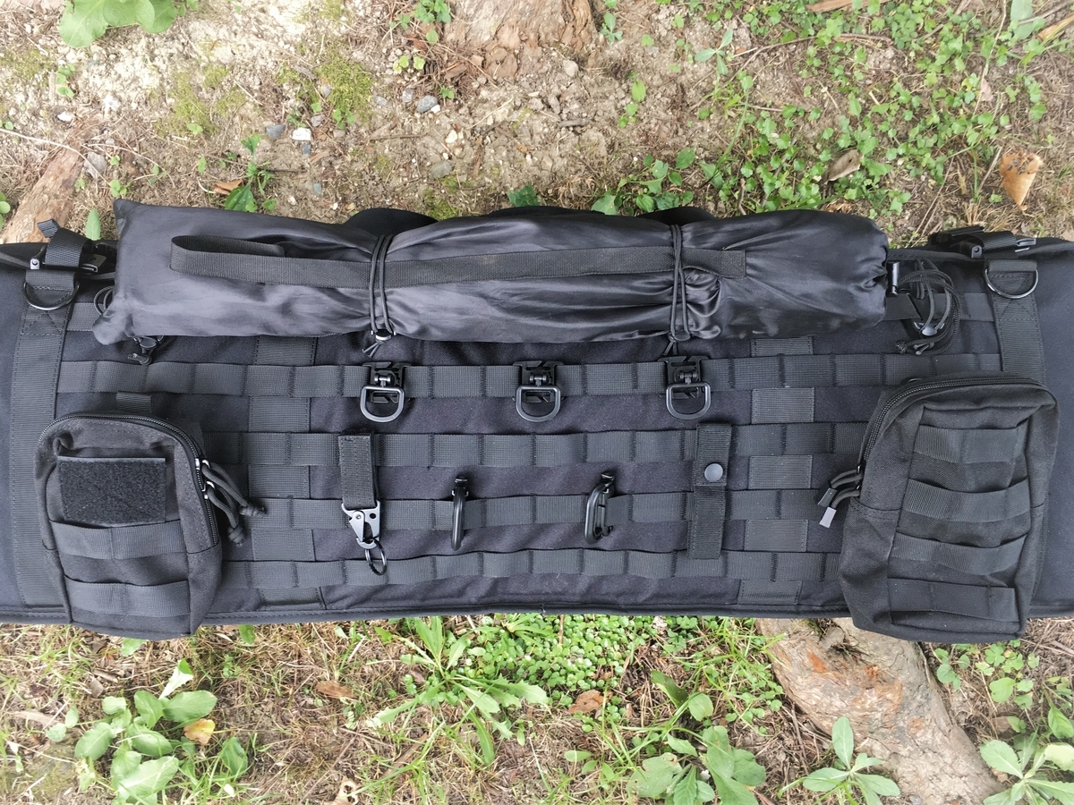 ソロキャンプで使うタクティカルなリュックとバッグ Molle モール システムでカスタマイズ ソロでたのしむ