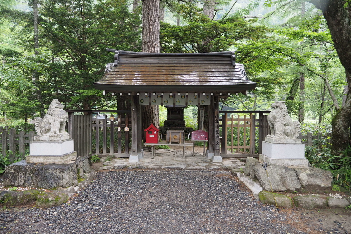 上高地 小梨平 ソロキャンプ 徒歩キャンプ 穂高神社