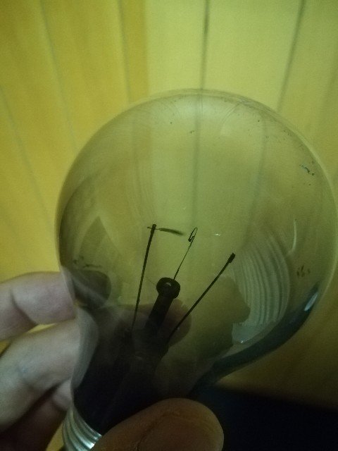 切れた電球