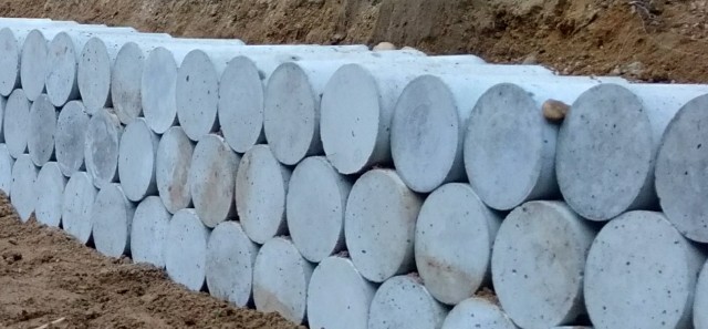 外構diy 無料で生コン屋のテストピースを貰い土留め擁壁を節約したんだよー 嫁を迎えるまで淡々と
