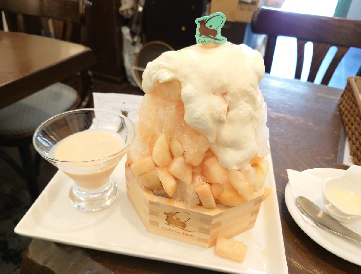カフェ Cafe De Lyon カフェ ド リオン 本店 白桃ミルクデラックス 名古屋市西区 そこにある何か