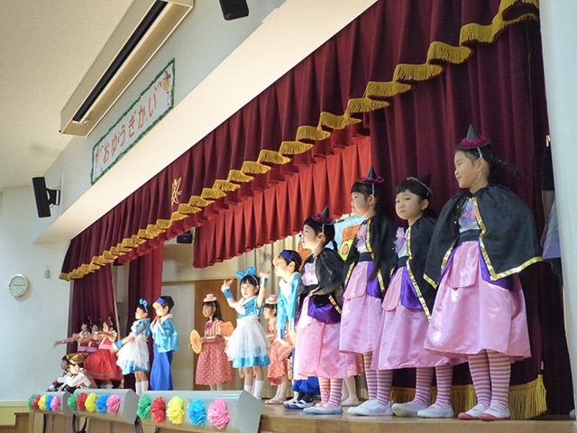 年長組お遊戯 年長組おゆうぎ会 - 園生幼稚園のブログ