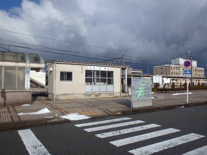 裏の滑川駅前