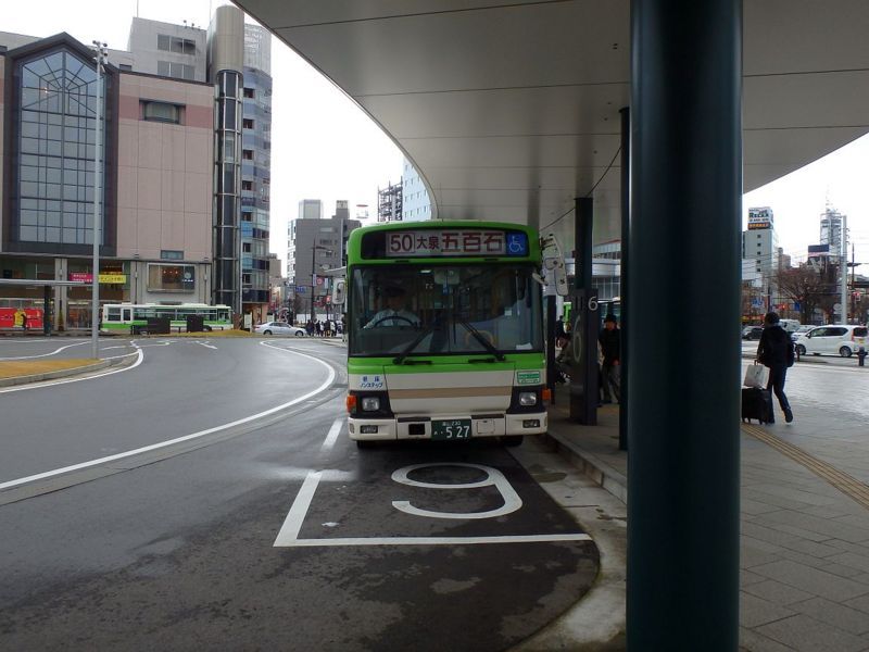 富山駅前にて