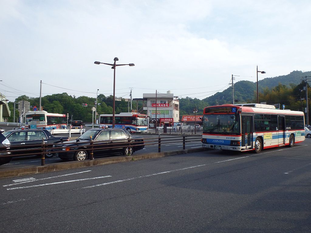 夕焼けの八本松駅前ロータリー