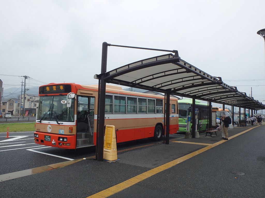 上郡駅前にて