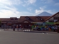 [駅][景色]朝の河口湖駅と富士山