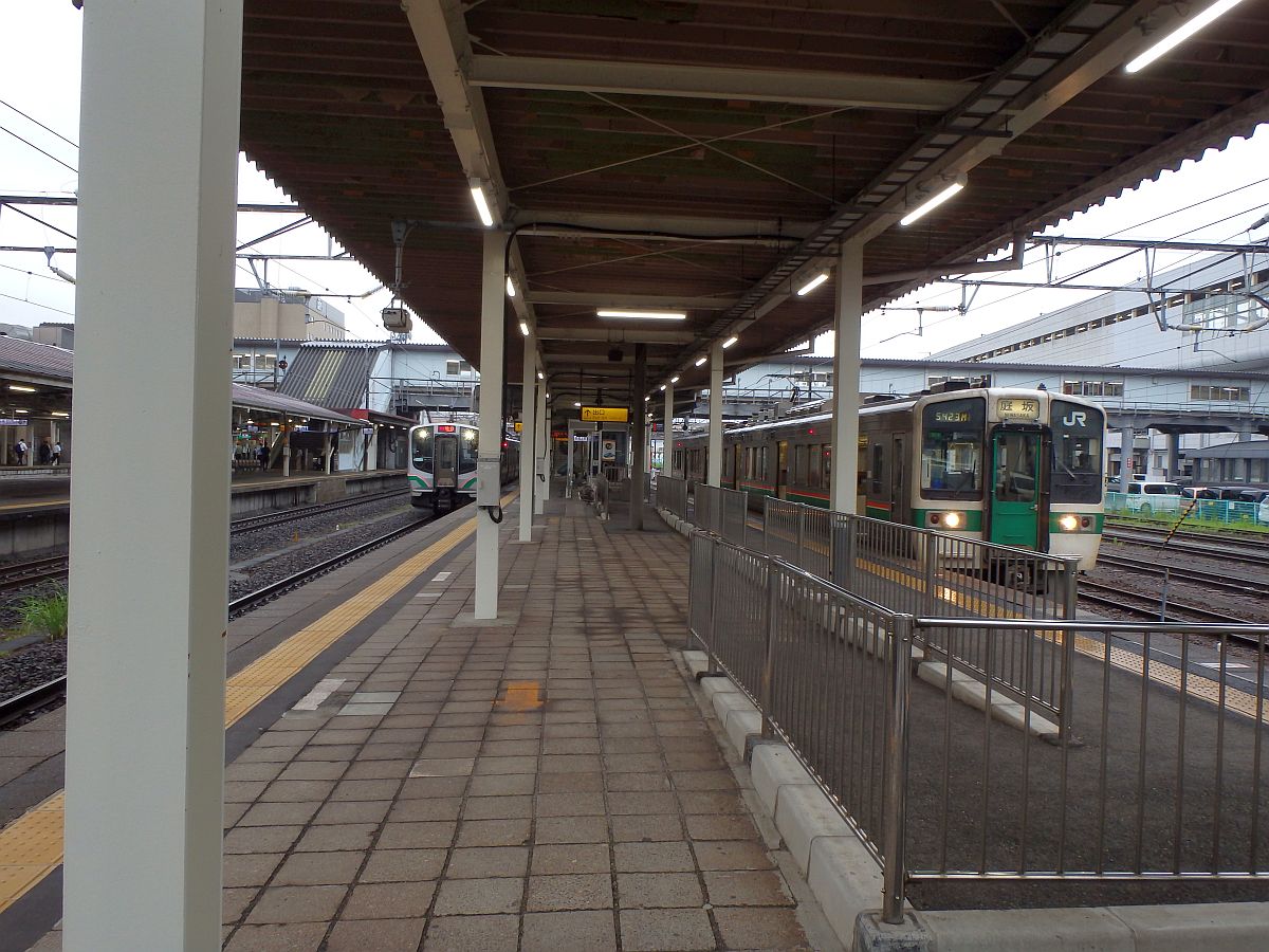 福島駅にて