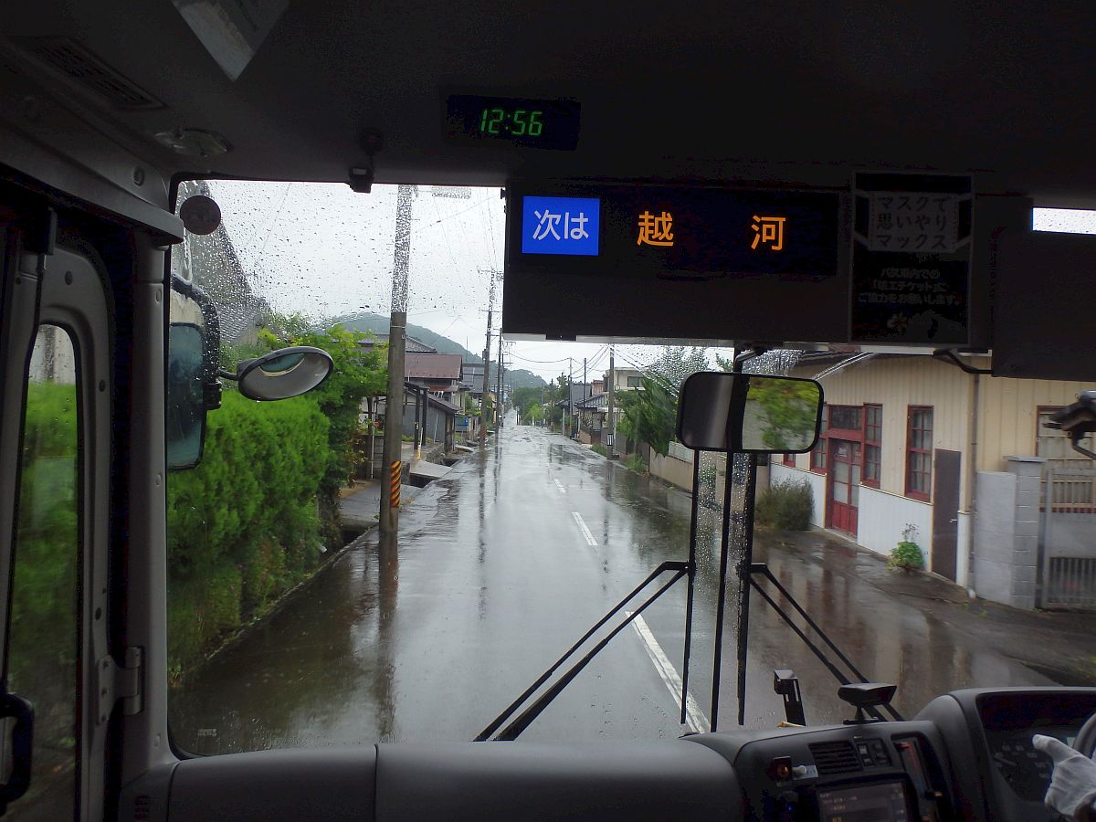 07 27 08 01 南から北へ191 バスに乗るのが目的