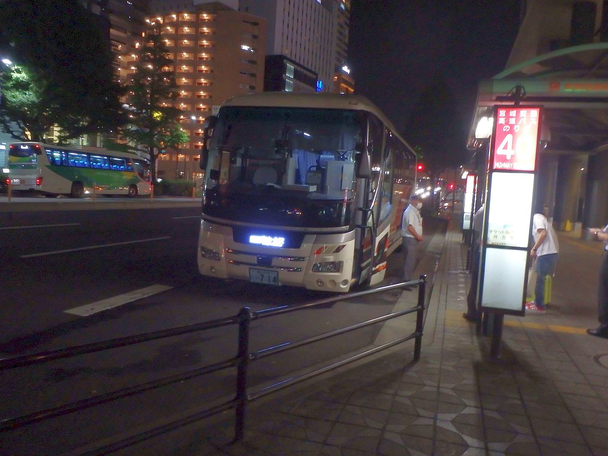 富山地方鉄道 金沢駅東口行 仙台駅前にて