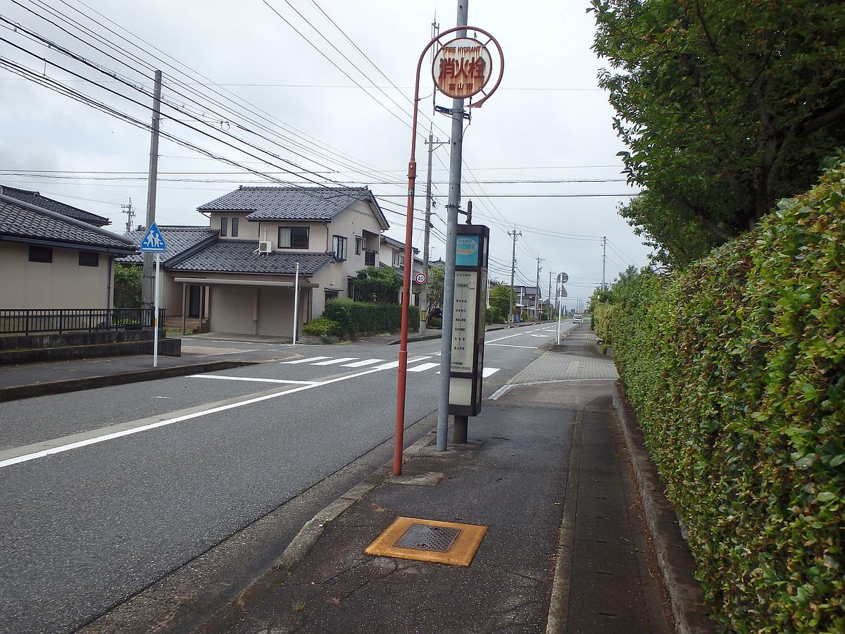 月岡西緑町バス停
