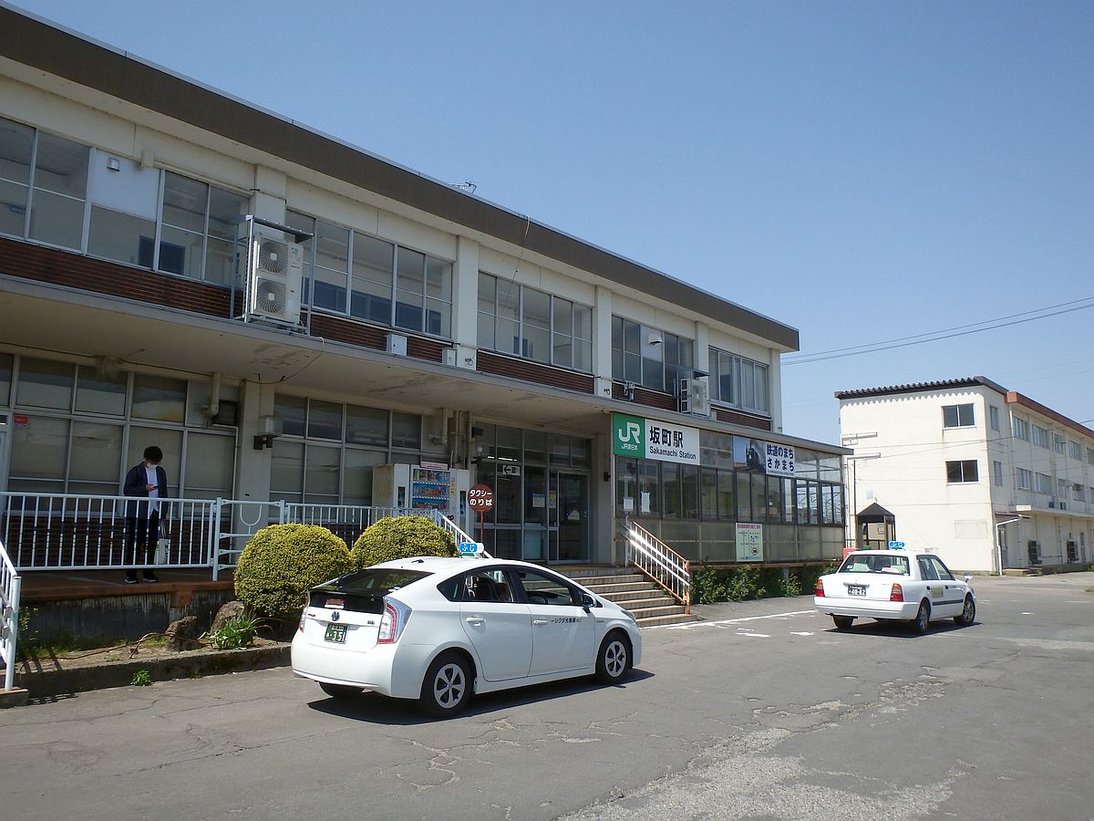 JR坂町駅にて