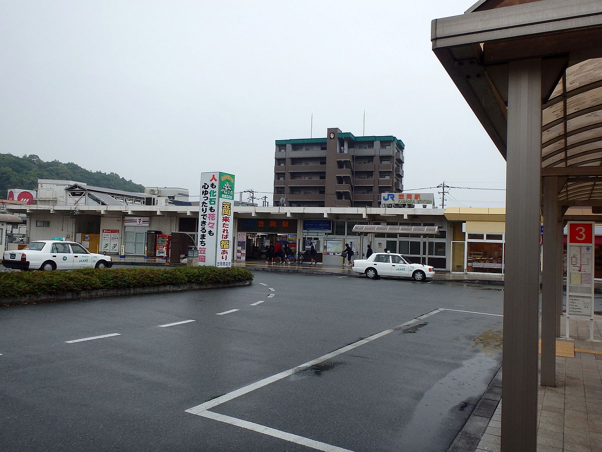 笠岡駅にて