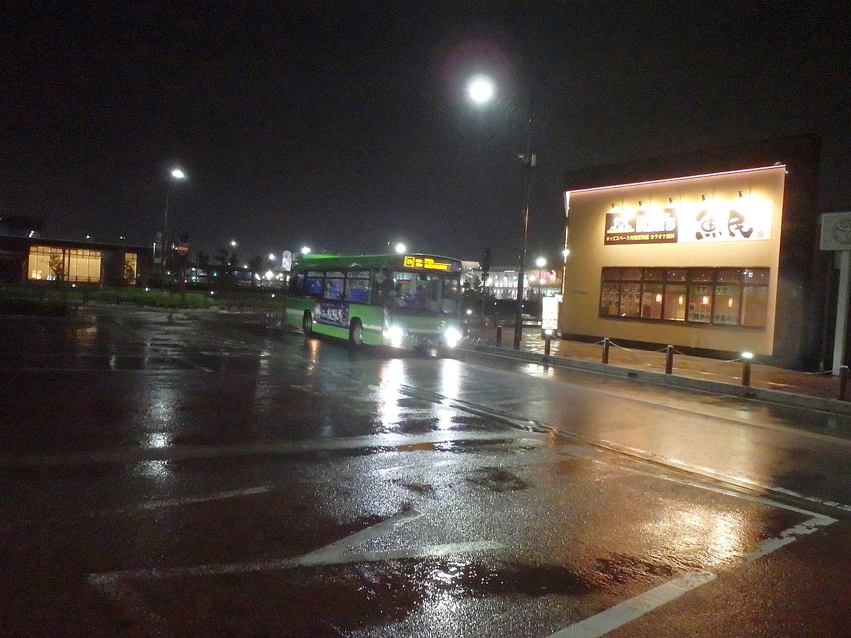新高岡駅にて
