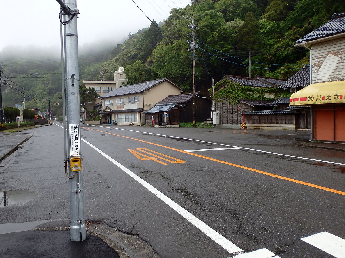 河野バス停 遠景