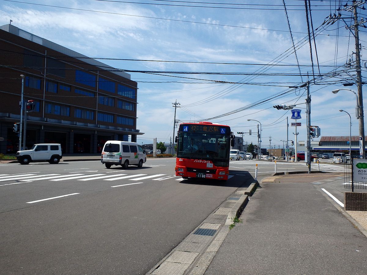 寺井史跡公園前にて
