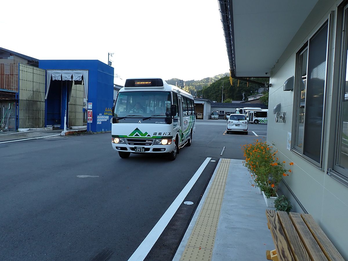 濃飛バス神岡営業所にて