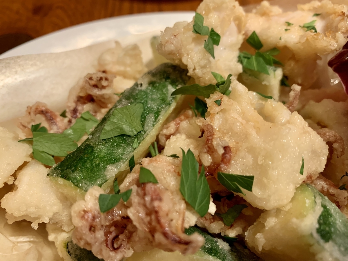 温野菜は活ヤリイカとズッキーニのフリット
