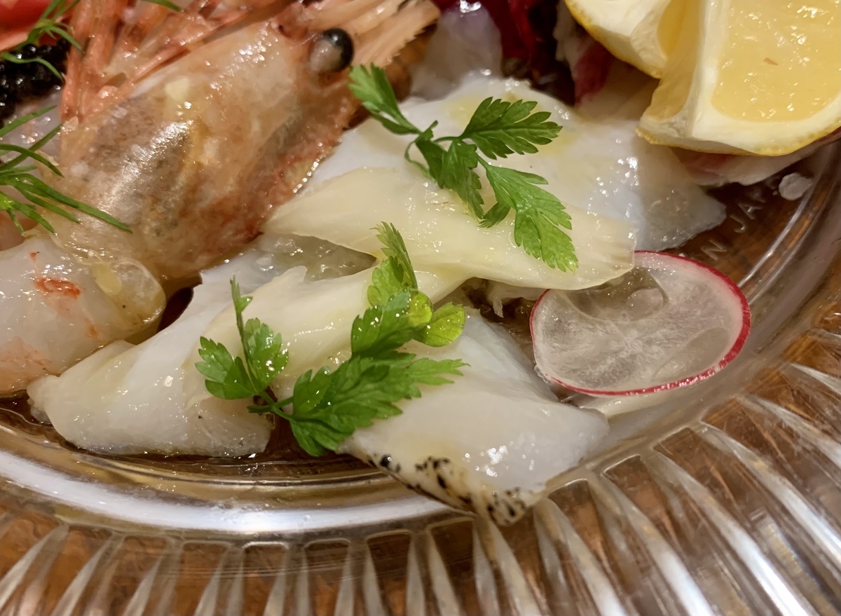 ヴィーニ エ サラーメ （VINI E SALAME）のカルパッチョ