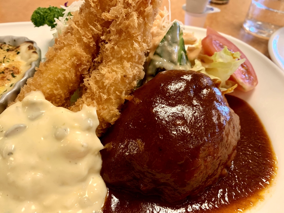 レストラン シラツユ (SHIRATUYU)のエビフライとハンバーグ